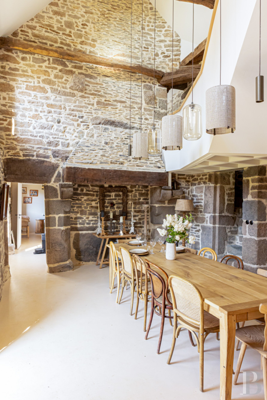A late 16th-century manor house in the heart of a village near the Pink Granite Coast in the Trégor region - photo  n°11
